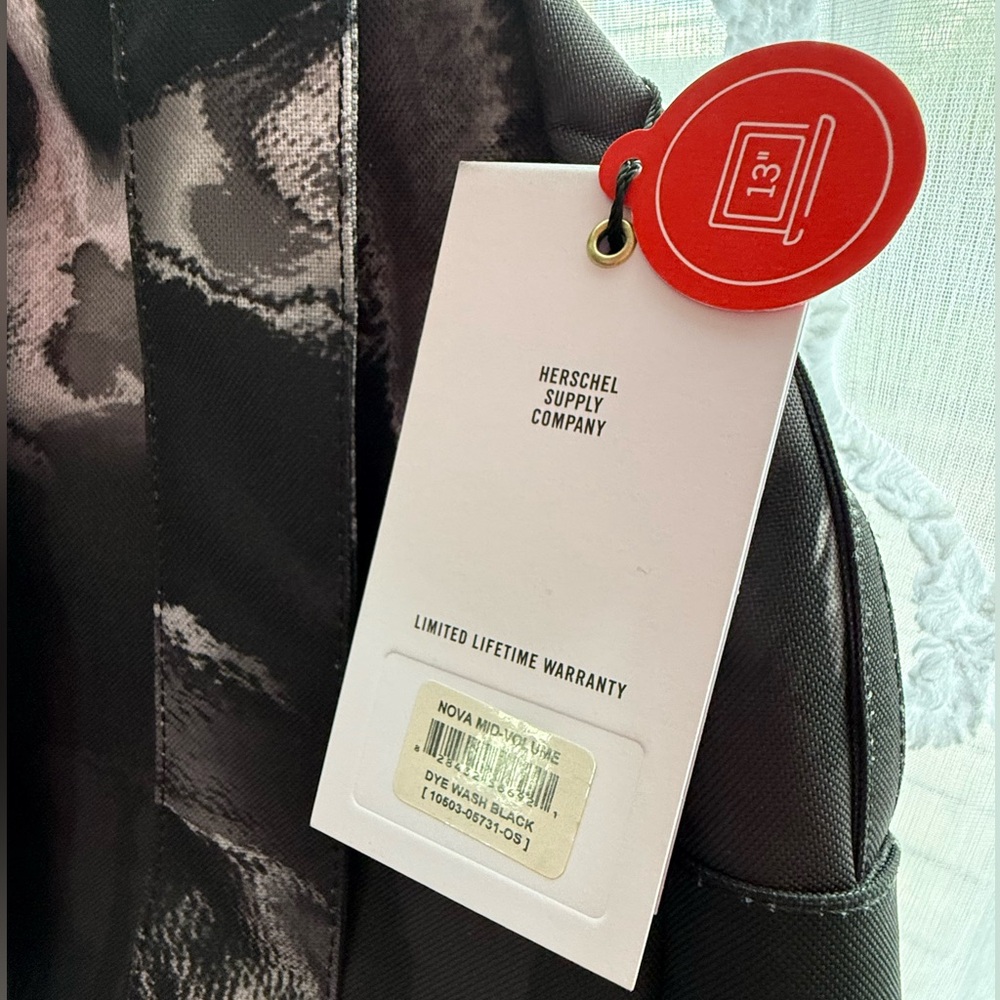 NWT - Brand New Herschel Supply Company Black and Gray Backpack - Picture 6 of 9